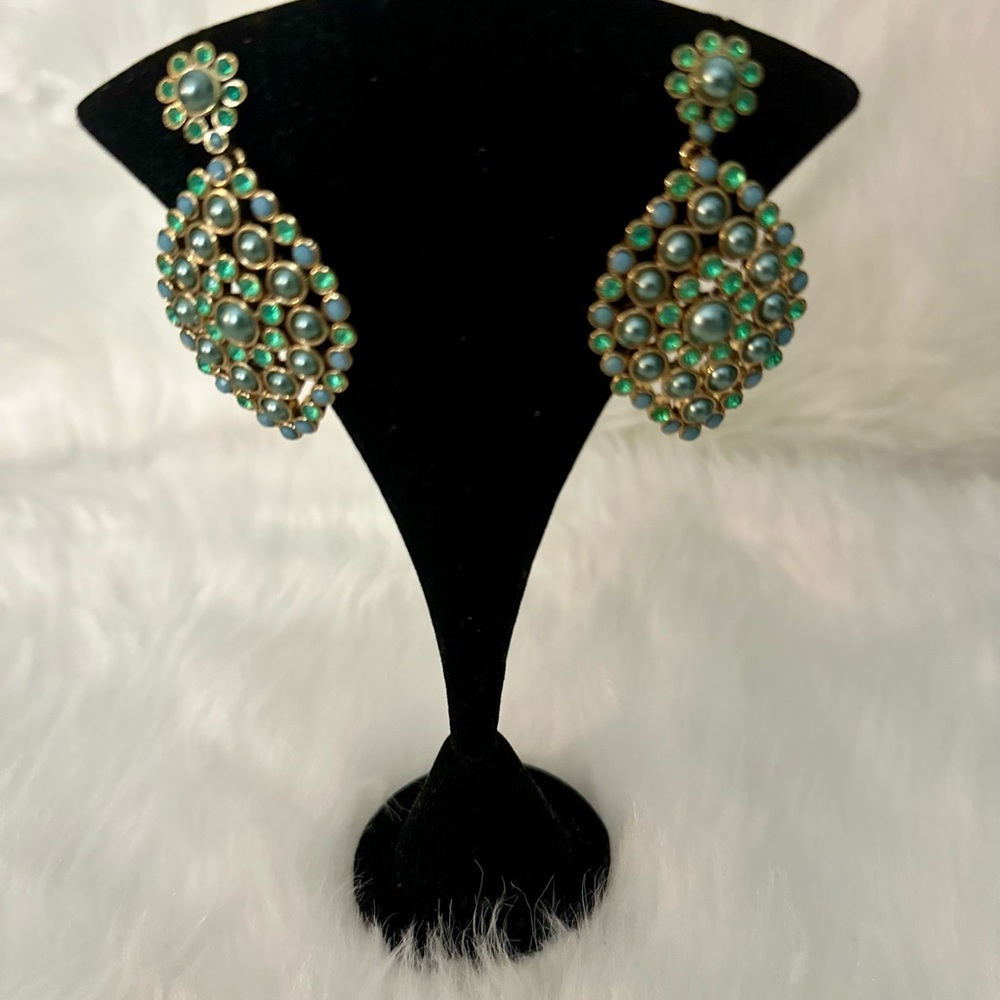 MONET VINTAGE GOLD GREEN STATEMENT EARRINGS